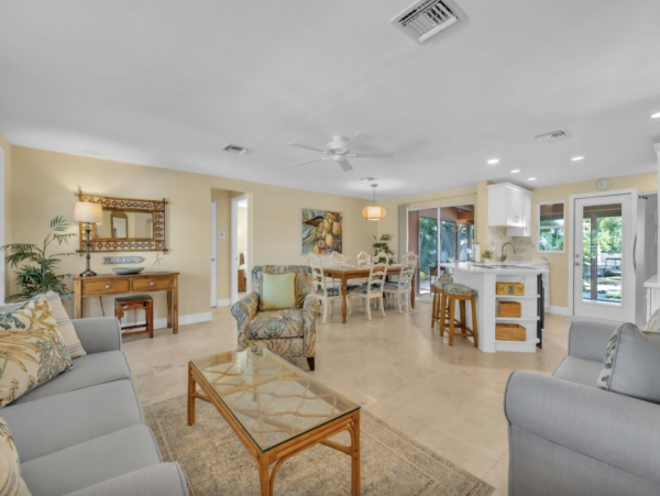 Great Value Two Bedroom Vacation Home with Pool and Spa